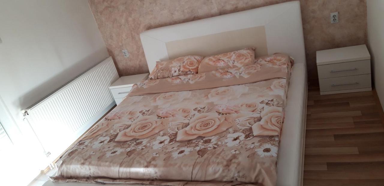 וראנג'ה Apartments Holiday מראה חיצוני תמונה